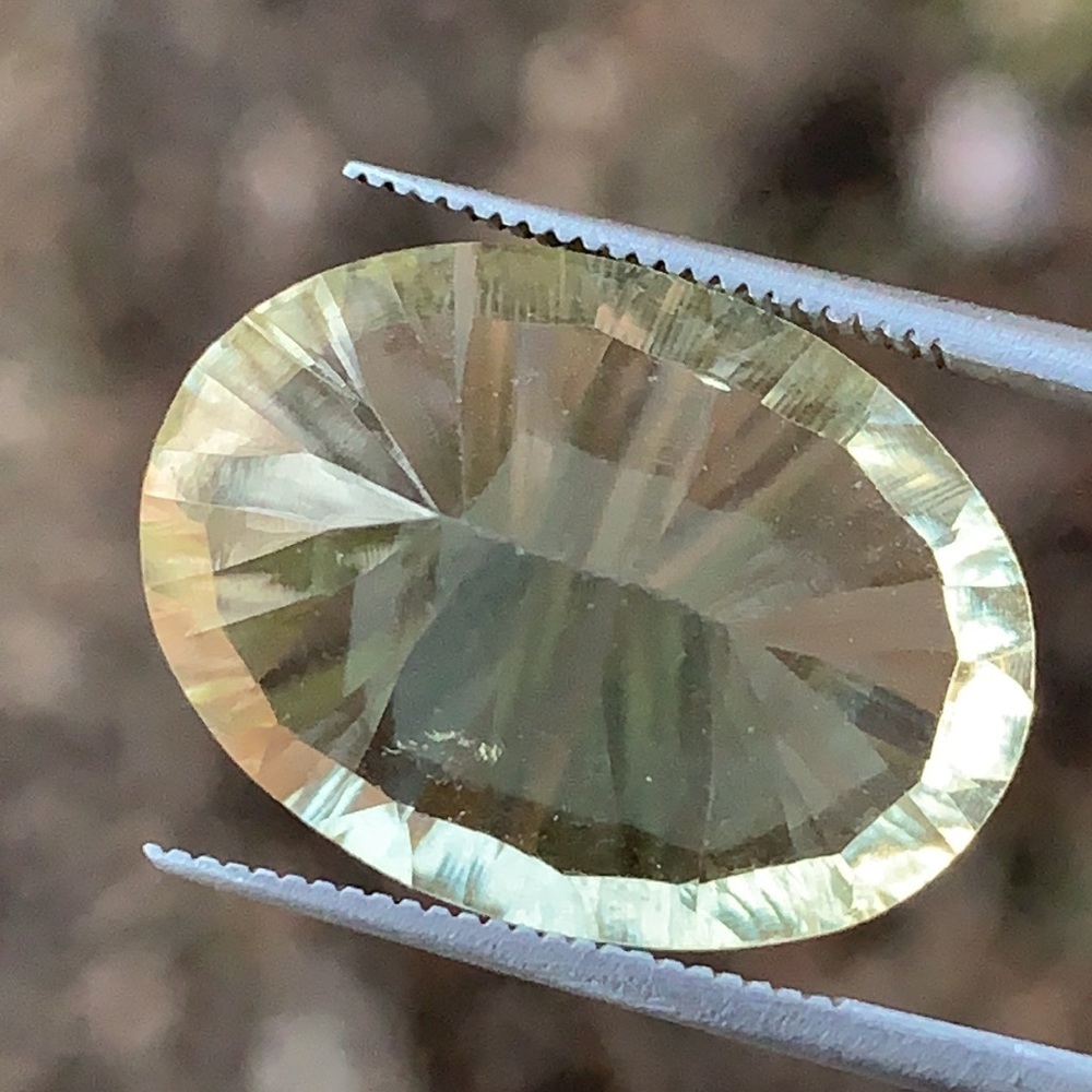 12.39 Ct Oval Master Cut Lemon Quartz Gemstone - Picture 6 of 13